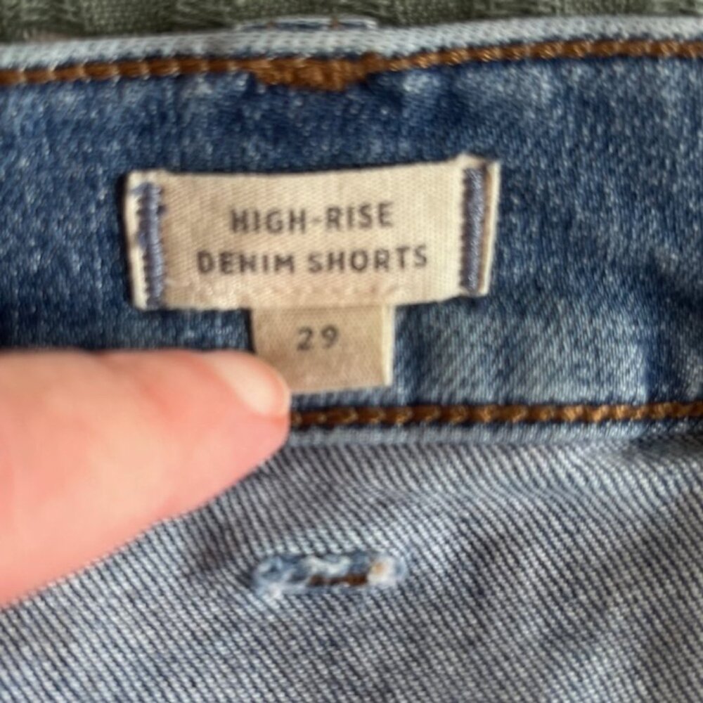 Madewell High-Rise Denim Shorts Patch Pocket Edition | Size 29 - Picture 5 of 5